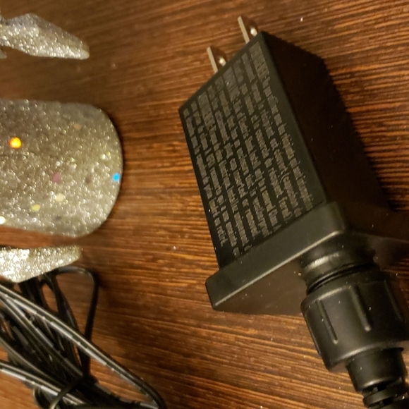 Silver Christmas Tree Topper with Rotating LED Snowflake Projector Lights - Picture 8 of 11